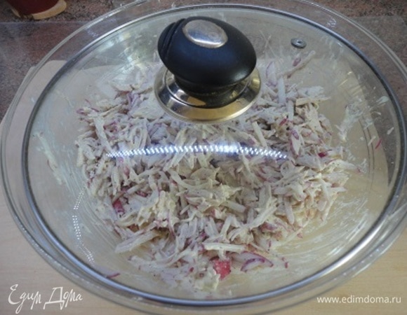 Выдержать в холодильнике несколько часов, а лучше ночь.