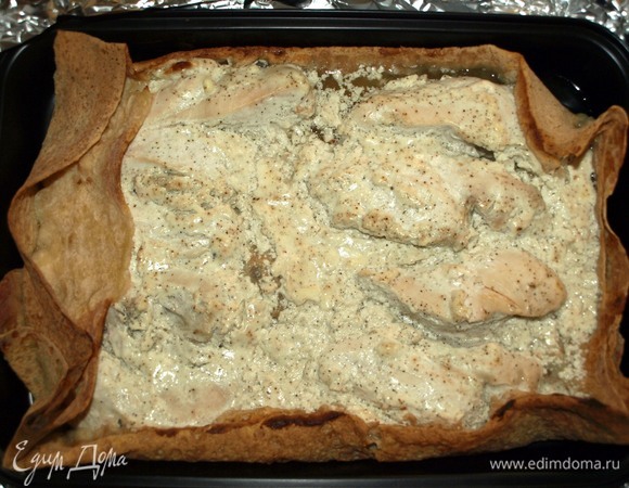 Отправляем в заранее разогретую до 180ºC духовку на 30–40 минут.