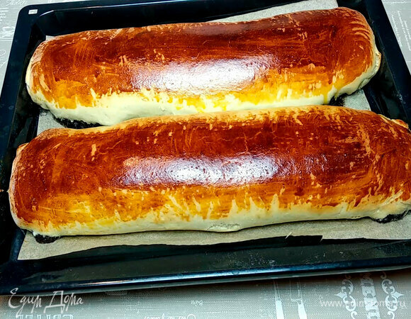 Угощаем гостей.