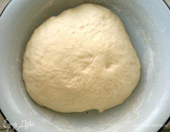 Подошедшее тесто обмять и дать подойти еще раз.