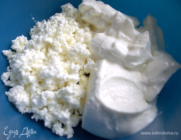 Часть творога заменим густым греческим йогуртом, но можно приготовить только на твороге.