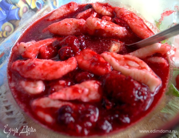 Перемешать, чтобы пропитать все кусочки.