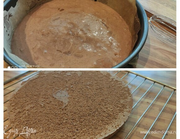 Выложить тесто в форму, разровнять и выпекать 15–20 минут. Готовность бисквита проверить на сухую палочку. Дать остыть на решетке.