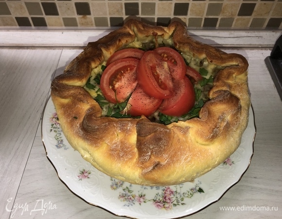 Украшаем зеленью петрушки и свежим помидором. Приятного аппетита.