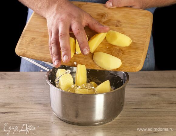 Отварите в подсоленной воде до готовности.