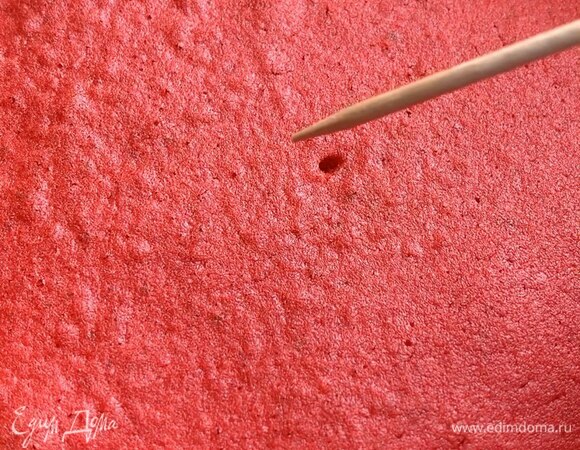 Готовность проверьте зубочисткой, она должна выйти сухой.