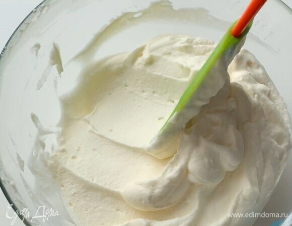 Сливки должны стать однородными и не должны растекаться.