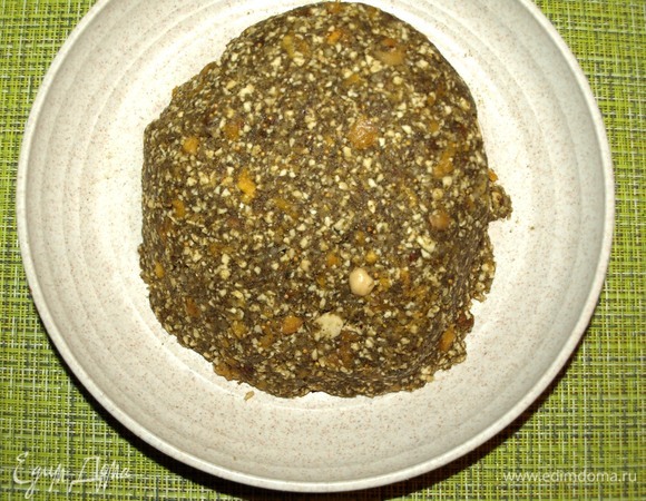 Из полученной массы сформировать шарики.