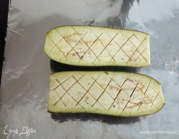 И отправляем в духовку запекаться при 200–220°C на 15 минут.