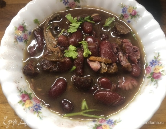 Добавляйте зелень порционно. Приятного аппетита.