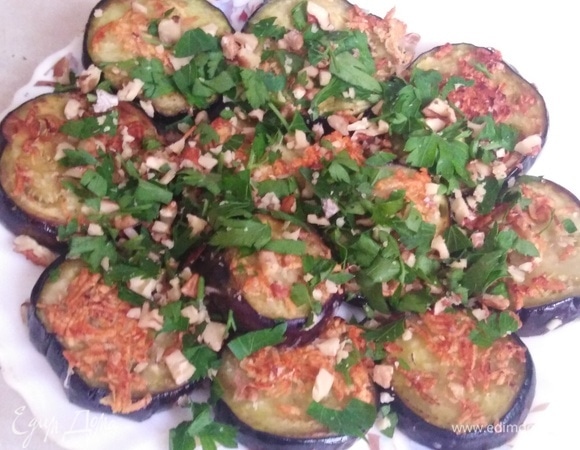 Посыпать рублеными орехами и кинзой. Приятного аппетита!