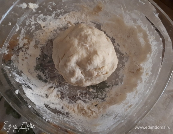 Замесите тесло из масла, муки и воды и оставьте настояться на час.