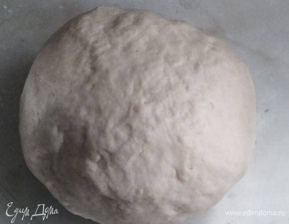 Замесить тесто.