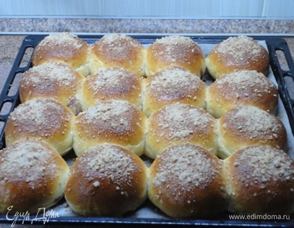 Выпекать 30–40 минут, пока поверхность не подрумянится.