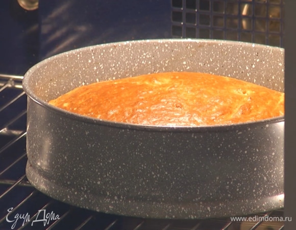 Выпекать в разогретой духовке 25–35 минут.