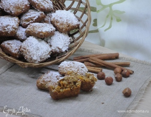 Выпекаем 15 минут. Остывшее печенье посыпаем сахарной пудрой.