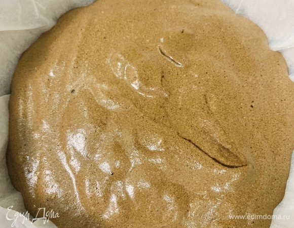 Готовим второй корж. Выполняем все то же самое, что и для первого коржа, только к крахмалу добавляем еще и какао.