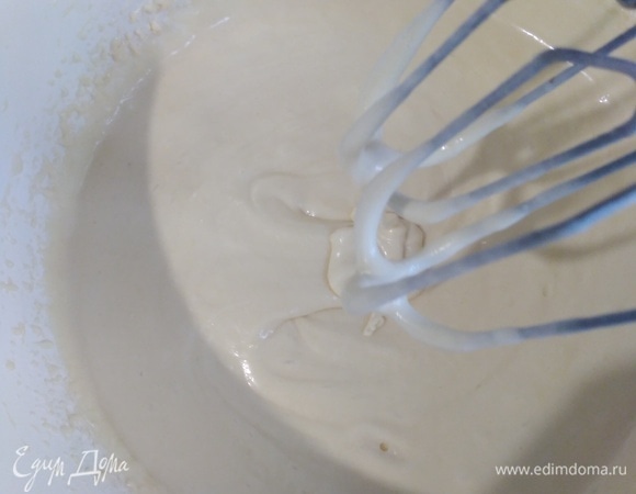 Тесто должно быть не сильно густым.