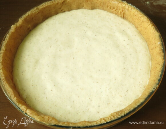 Вливаем творожную массу.