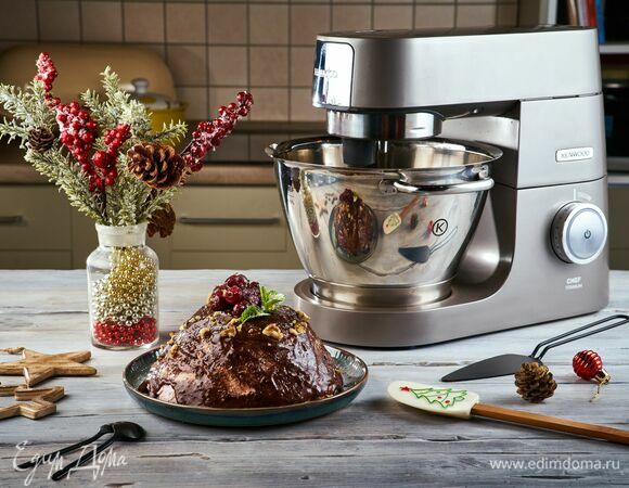 Спустя указанное время доставайте вкусный праздничный десерт и угощайте гостей!