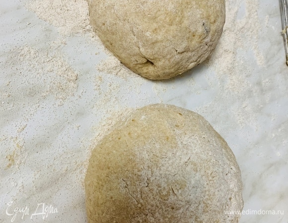 То же самое повторяем со второй частью молочной и мучной смесей.