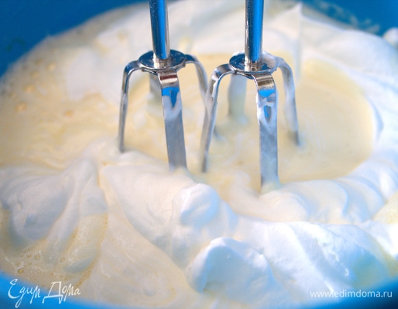 Слегка снова взбить.