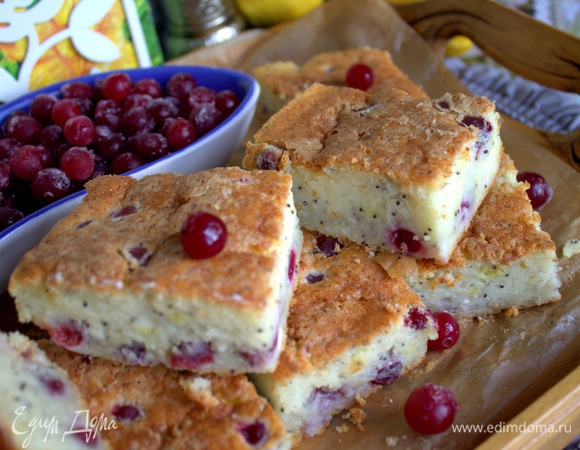 Ягоды попадаются и вверху, и внизу — распределились равномерно.