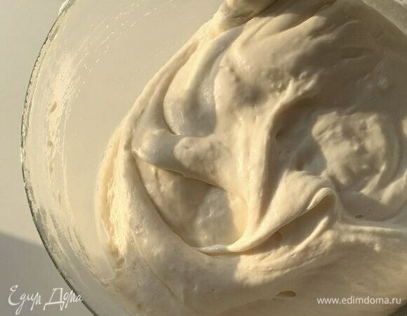 Не нарушайте воздушность взбитых яиц!