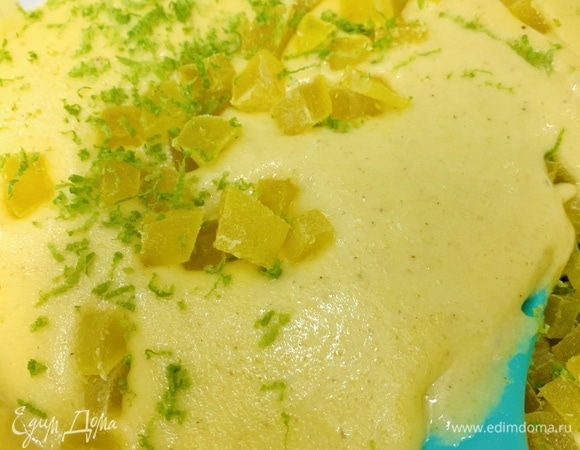 Добавляем разрыхлитель, цедру лайма и нарезанную на мелкие квадратики сушеную папайю (можно заменить на другие сухофрукты по вкусу или ничего не добавлять), перемешиваем до однородности.