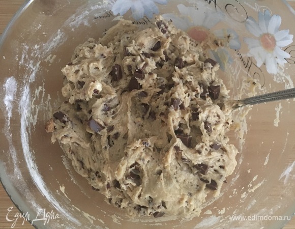 Убрать в холодильник на 1–2 часа (можно оставить на ночь).