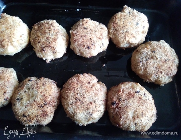 Духовку разогреть до 180°C. Переложить в форму и готовить в духовке еще 15 минут