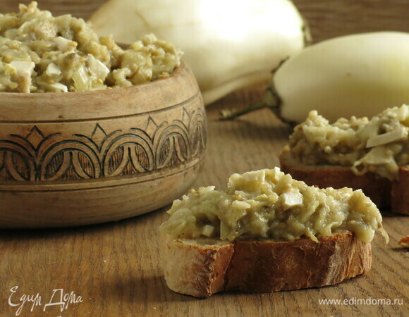 Моя любимая подача — бутерброд с маслом и икрой. Или просто бутерброд с икрой. Приятного аппетита!