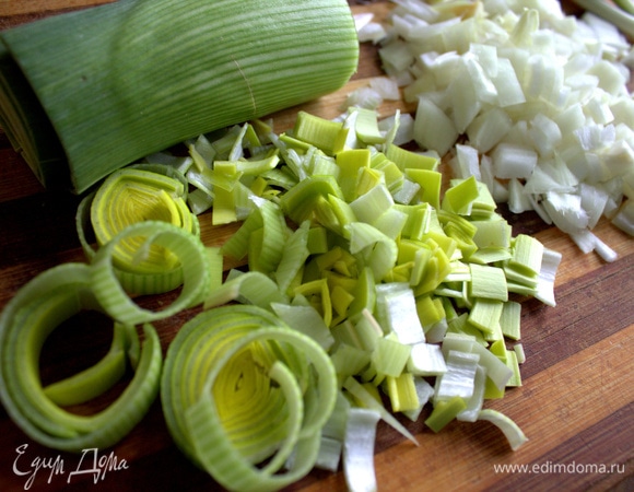 Я еще использовала порей, его не обжаривать.