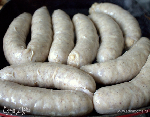 Купаты обжарить в сковороде-гриль.