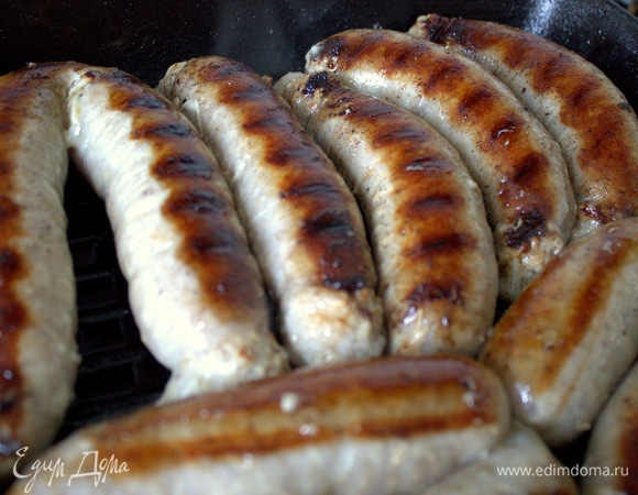 Лишний жир стекает, его не используем.