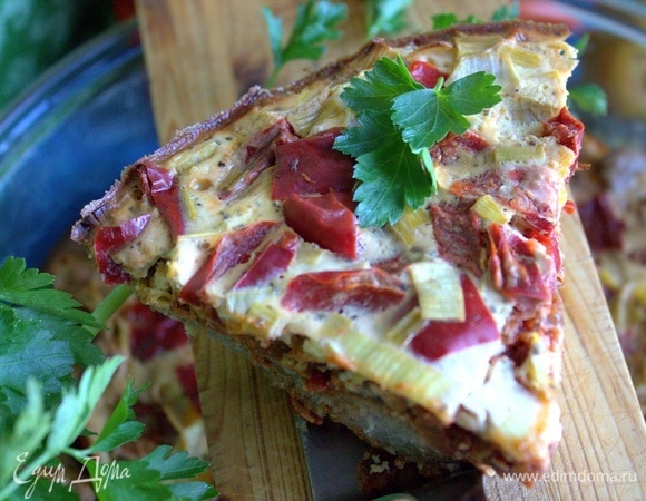 По вкусу похоже на мясной пирог.