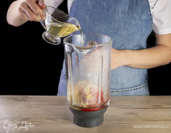 Добавьте бульон, пробейте до однородной консистенции.