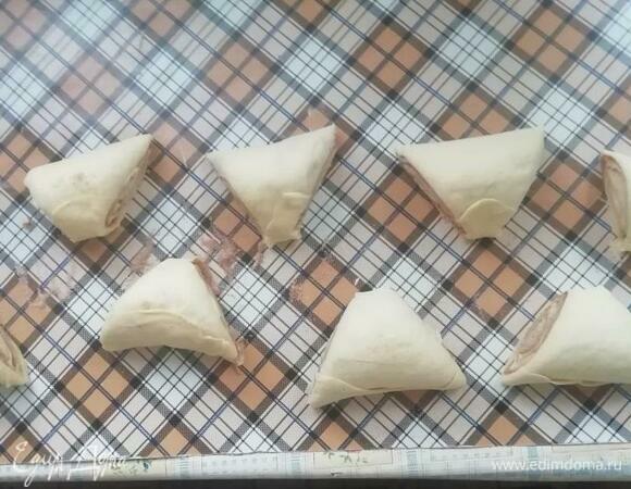 Затем разрезала получившийся рулет на кусочки, как на фото.