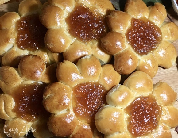 Румяные ватрушки готовы.