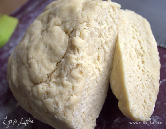 Отрезать от теста кусочек и убрать в морозилку.