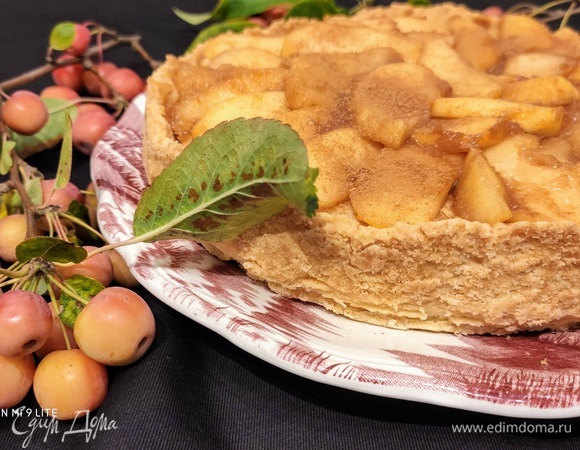 Тарт отправить в холодильник минимум на 4 часа.