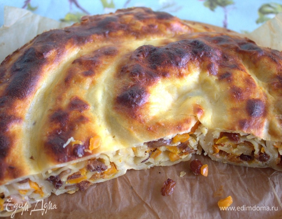 Горячая вертута имеет легкую верхнюю корочку, но в остальном мягкая.