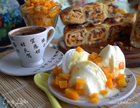 И с мороженым.