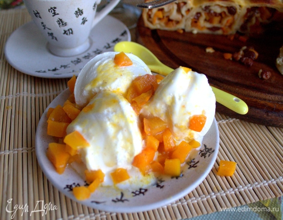 Или поливаем пломбир.