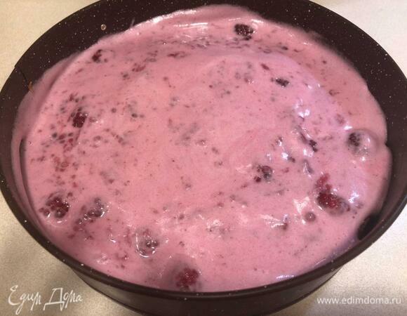 Выпекать 5 минут при верхнем нагреве.