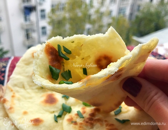 Нежнейшие лепешки! А самое главное, что холодные лепешки не становятся каменными, они остаются такими же мягкими.