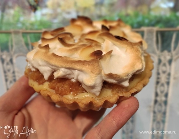 Пирожные полностью охладить. Можно полюбоваться для начала)