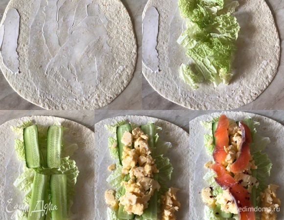 Теперь приготовим ролл с яичницей. Огурец нарезать тонкими пластинками. Лист капусты порвать на крупные кусочки. Лепешку смазываем, но в этот раз уже сметаной. Потом в середину кладем капусту, огурец, яичницу. Посыпаем чили и плотно сворачиваем.