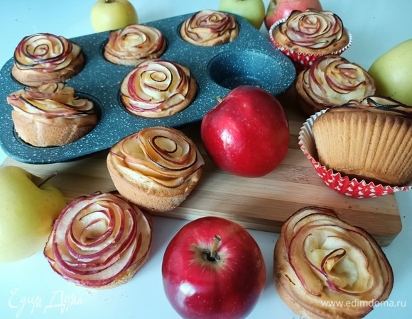 Выпекать тарталетки в предварительно разогретой до 180°С духовке в течение 20 минут. Приятного аппетита!