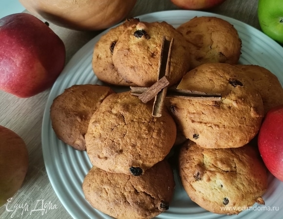 Выпекать в предварительно разогретой до 180°С духовке в течение 15–20 минут, до золотистого цвета. Приятного аппетита!